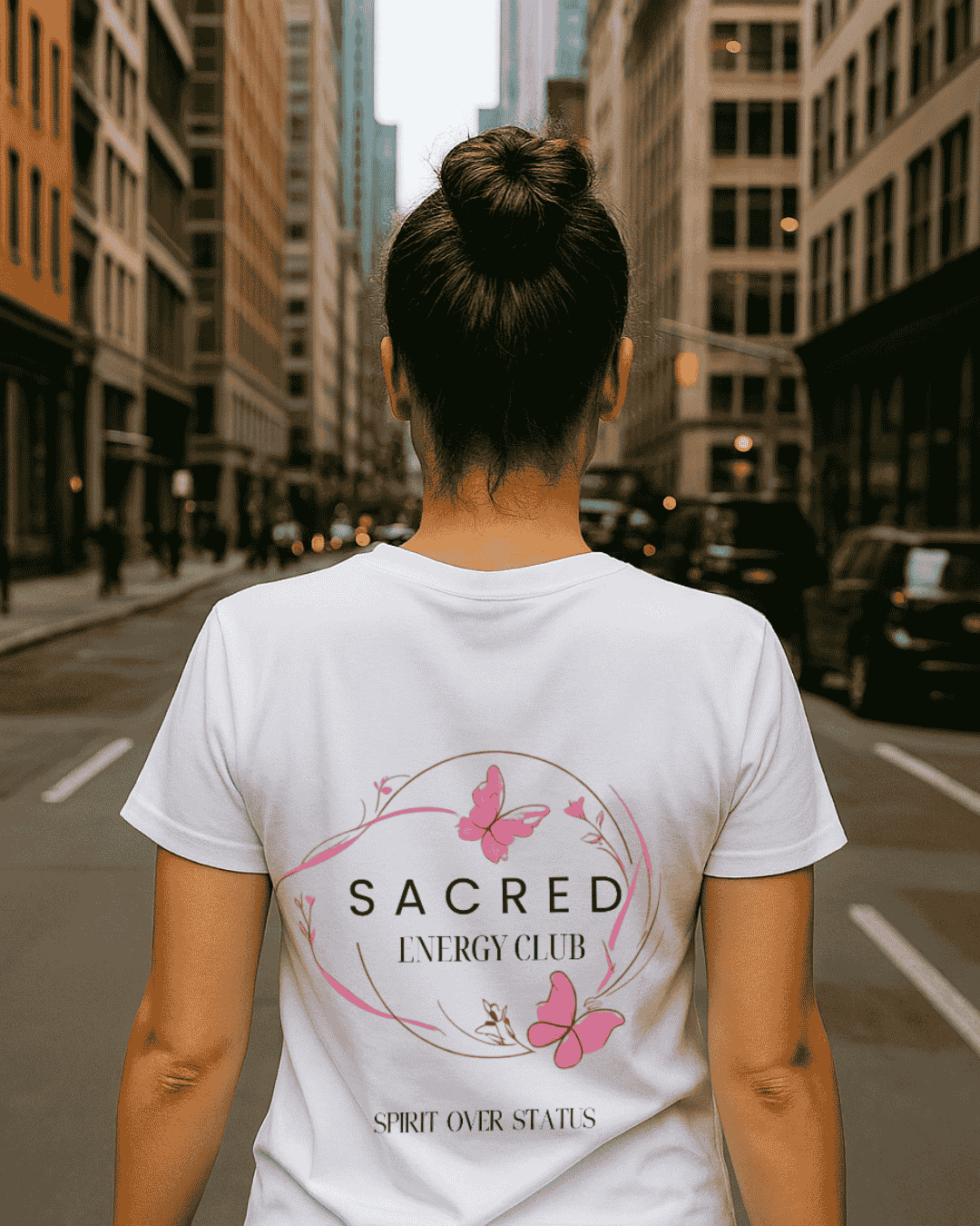 Sacred Energy Club T-Shirt V-Neck weiß