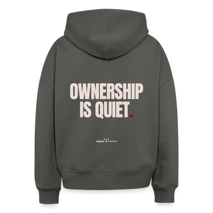 Ownership Is Quiet Hoodie mit Rückenprint für Frauen