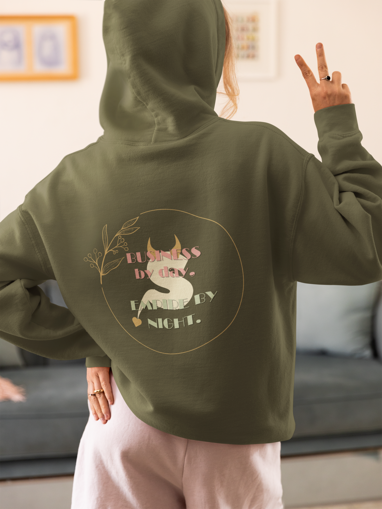 "Business by Day, Empire by Night S" Hoodie – Für Powerfrauen: Erfolgreich am Tag, Unaufhaltsam in der Nacht