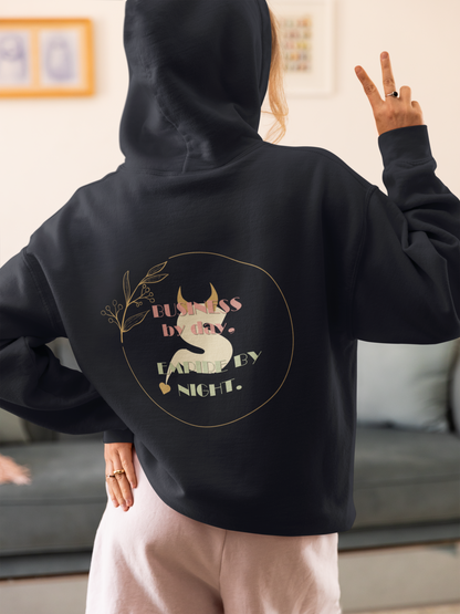 "Business by Day, Empire by Night S" Hoodie – Für Powerfrauen: Erfolgreich am Tag, Unaufhaltsam in der Nacht